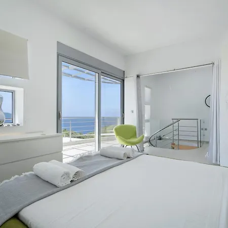 M And T Seaview Main Villa Mavrata