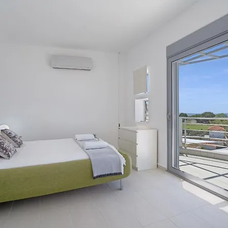 M And T Seaview Main Villa Mavrata